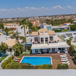 https://villa-maresia-dourada.hotelaalgarve.com
